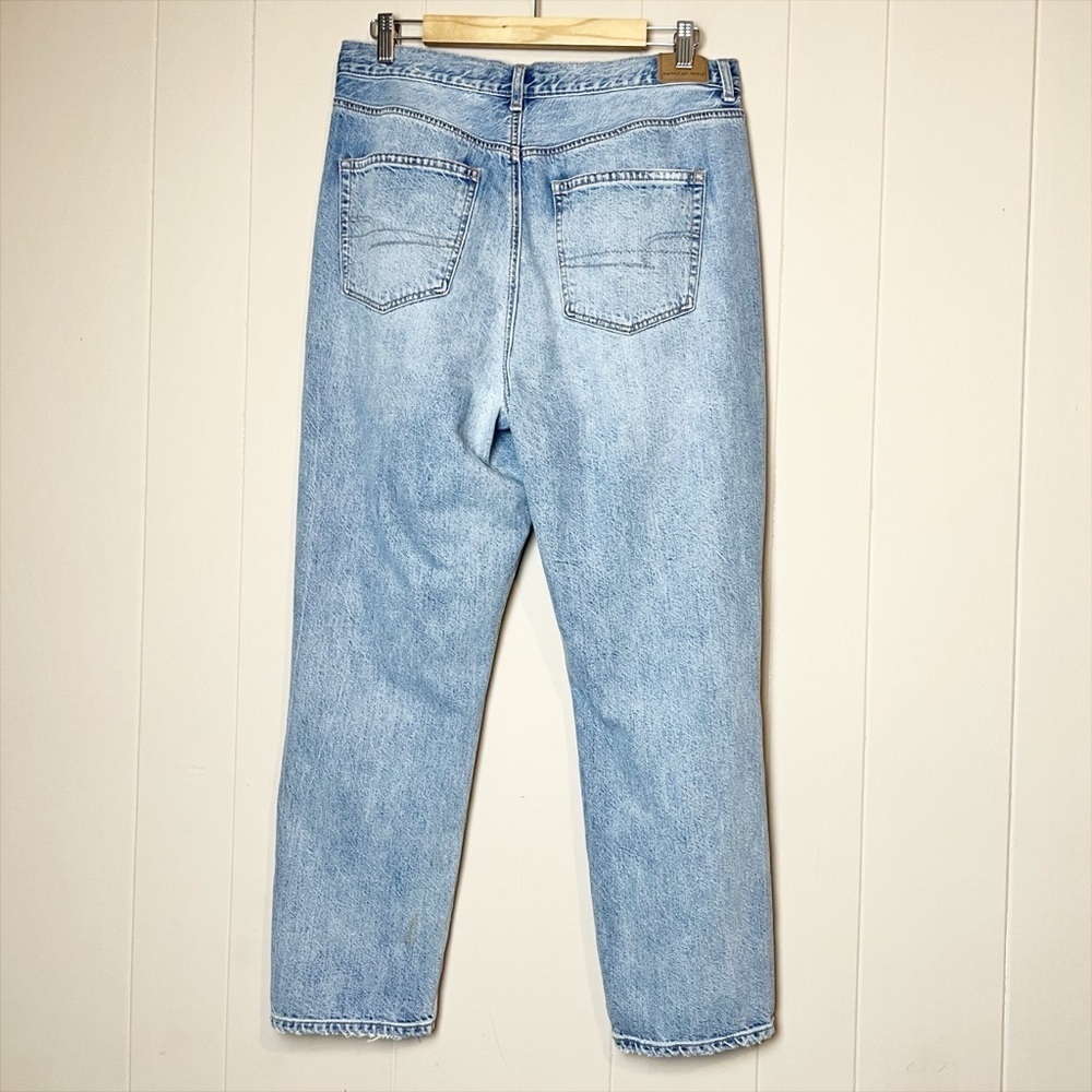 American Eagle Highest Rise Mom Jeans 12 light wash distressed destroyed ripped - Picture 4 of 14